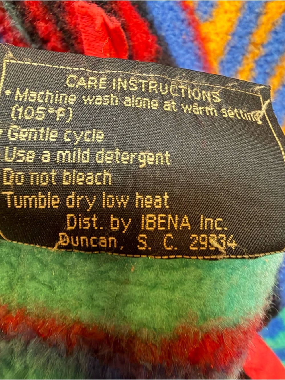 Vibrant Multicolor Patterned Throw Blanket - Picture 4 of 4